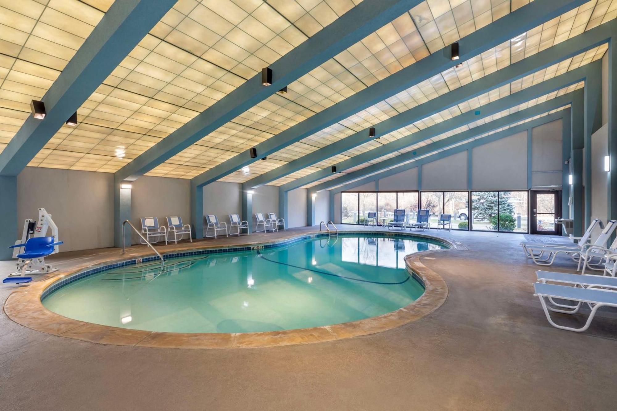 Best Western Plus New Englander Уоберн Экстерьер фото